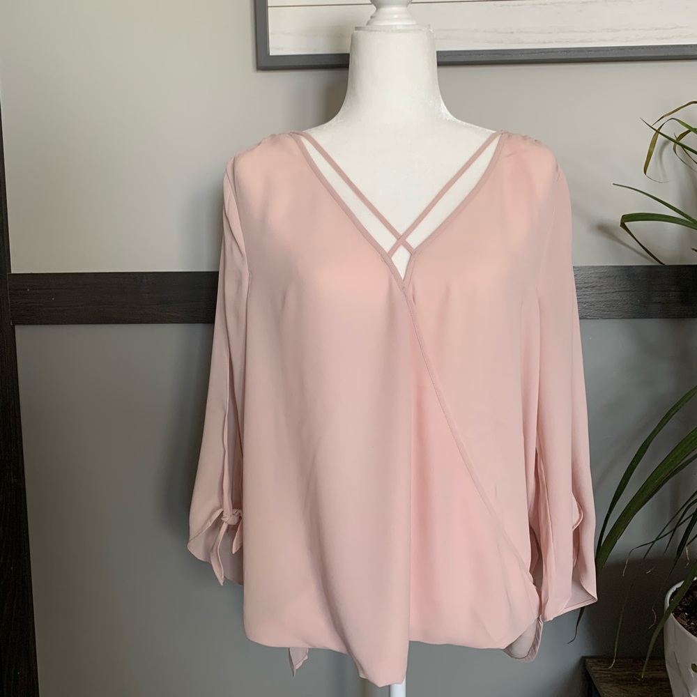 BOLD ELEMENTS pale pink slit sleeve v-neck size L - Picture 1 of 14